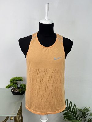 Maieu Nike M